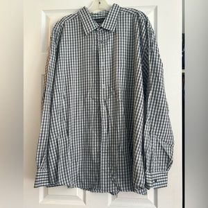 Men’s long sleeve button down!! 👔